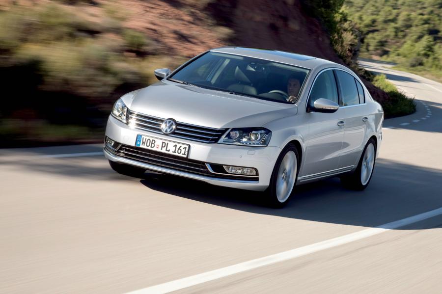  Volkswagen Passat 2010 года  (фото 13 из 37)